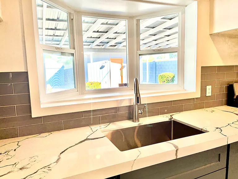 312 W Glenrosa Ave — Photo 5