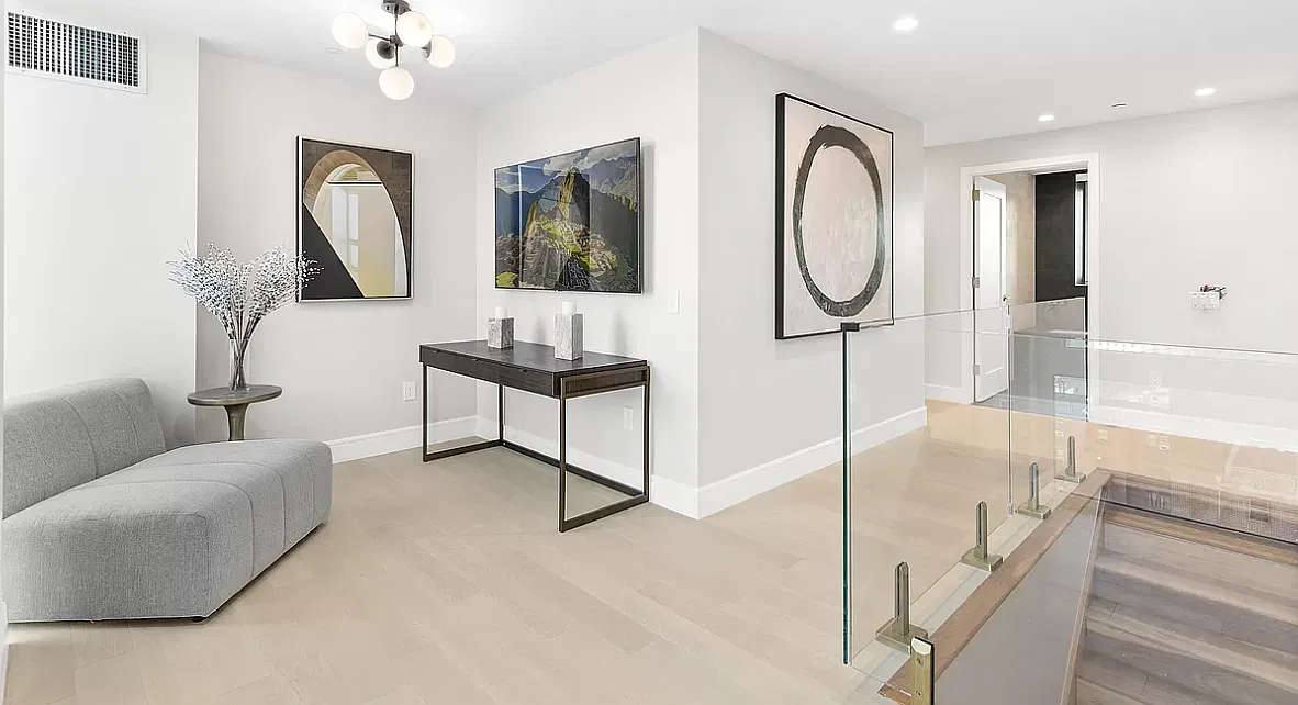 1399 Park Avenue — Photo 2