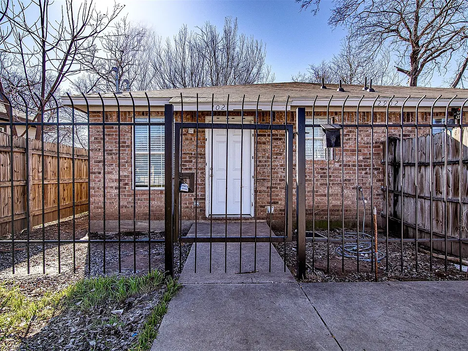 2902 Van Horn Ave #100