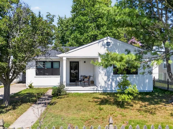 221 Cedardale Ave, Villas, NJ 08251