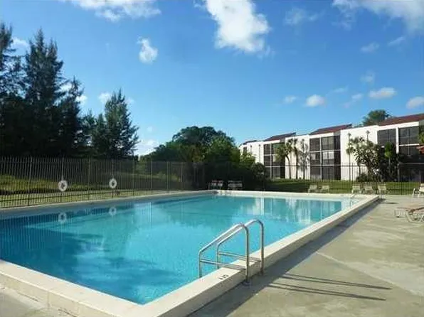 3400 Foxcroft Rd APT 204, Hollywood, FL 33025