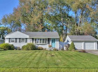 1520 Kensington Dr, Jackson, MI 49203