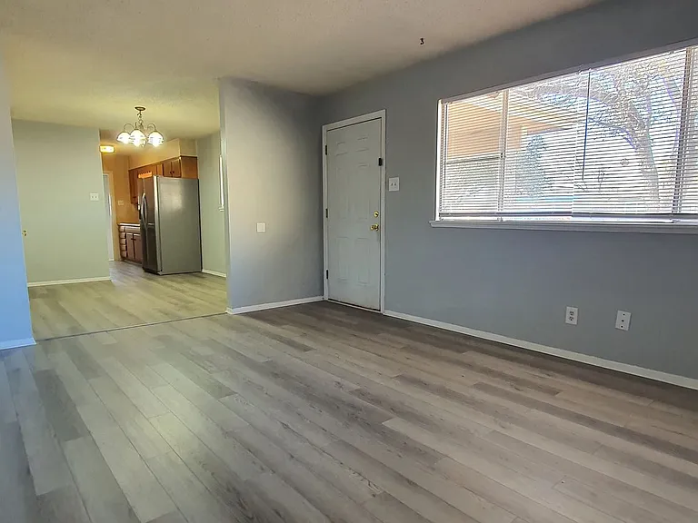 2791 Oxford Ave — Photo 31