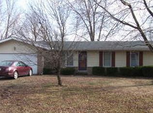 1026 E Lakeview Ave, Centralia, MO 65240