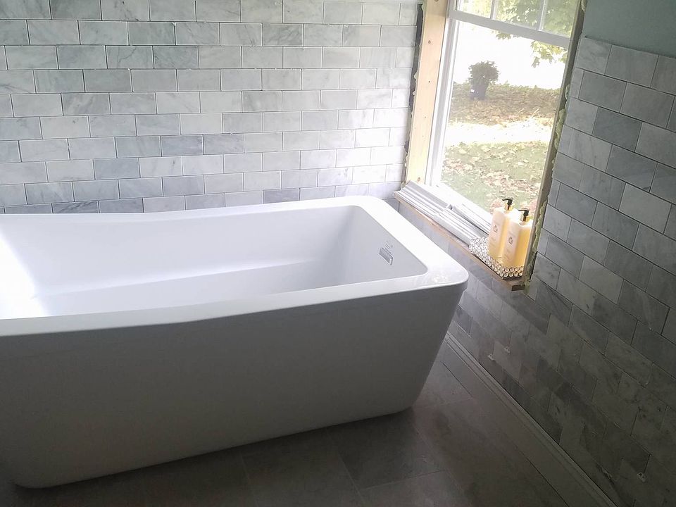 marble + freestanding tub