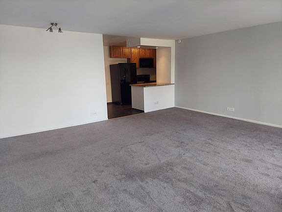 3rd image of 4343 N Clarendon Ave APT 502