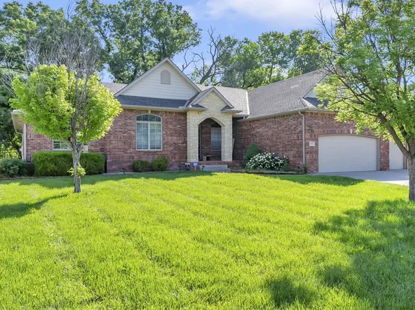 316 E Timber Creek St, Haysville, KS 67060