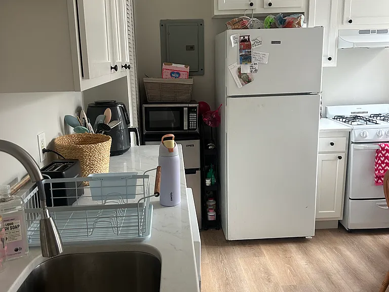224 Hanover St #11 — Photo 12