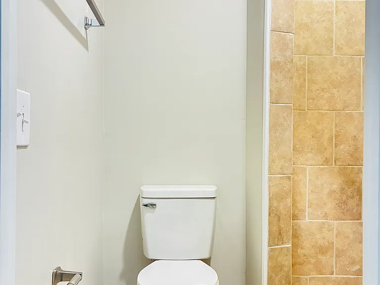 611 Buffalo St — Photo 15