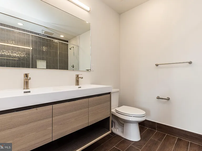 806 N Burns St #1 — Photo 7