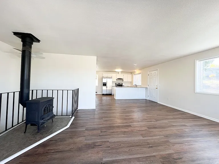 1107-1111 — Photo 12