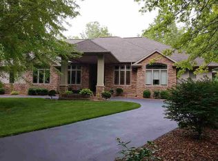 7808 Douglas Rd, Lambertville, MI 48144