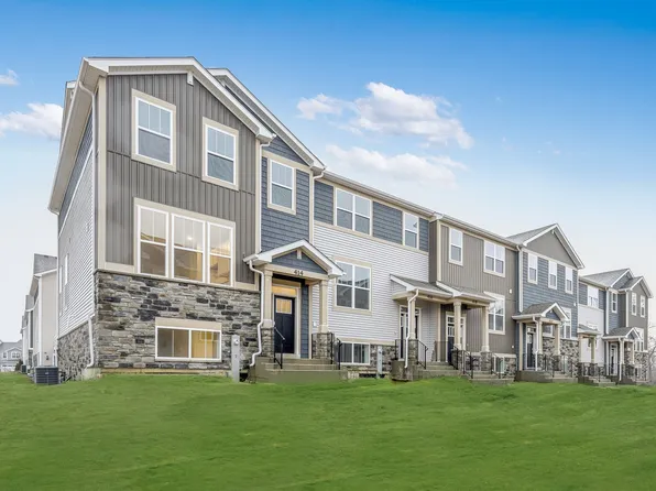 426 Red Oak Cir, Volo, IL 60020