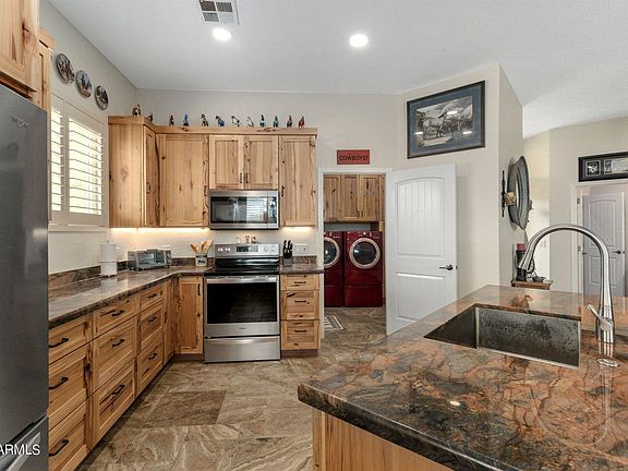 4th image of 2080 W Dixon Ln
