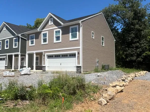 1079 Dianne Dr, Waynesboro, PA 17268