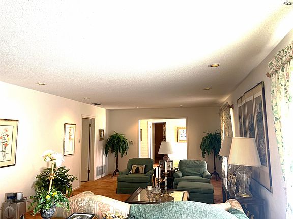 5th image of 316 E Spring St