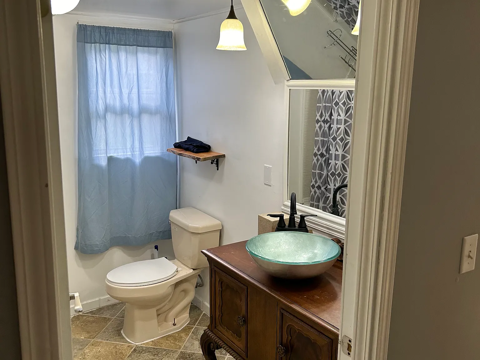 2 bed, 1300 sqft, $1,350 — Photo 2