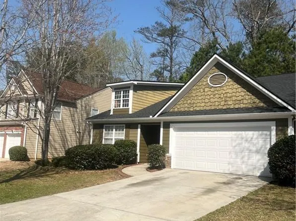 8236 Eastshore Dr, Union City, GA 30291