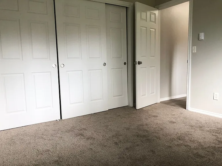 EM1112-B — Photo 18