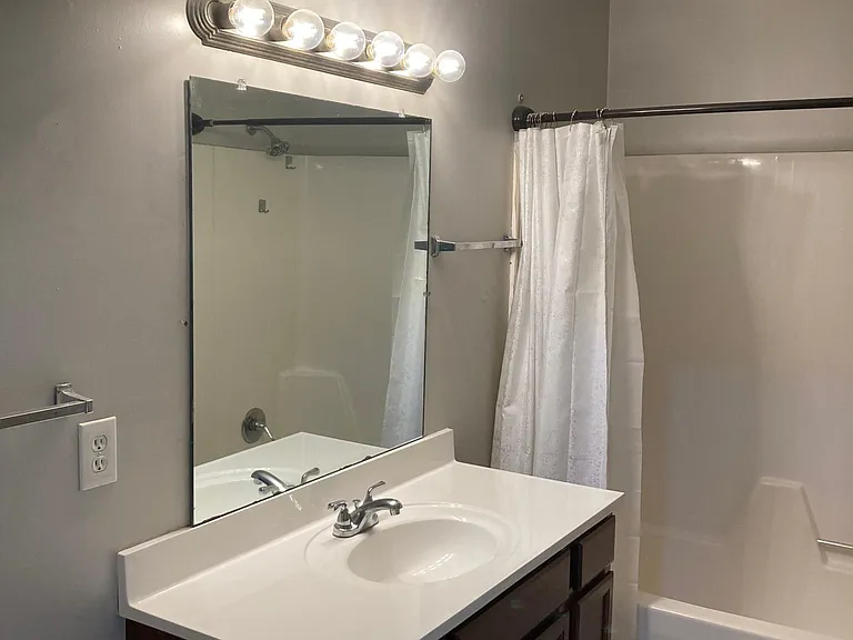 7004 Buddy J Ln #7004 — Photo 14
