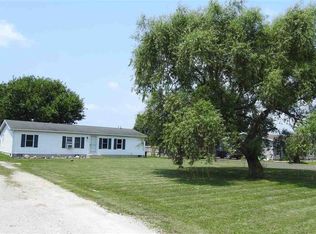 527 N Franklin St, Mentone, IN