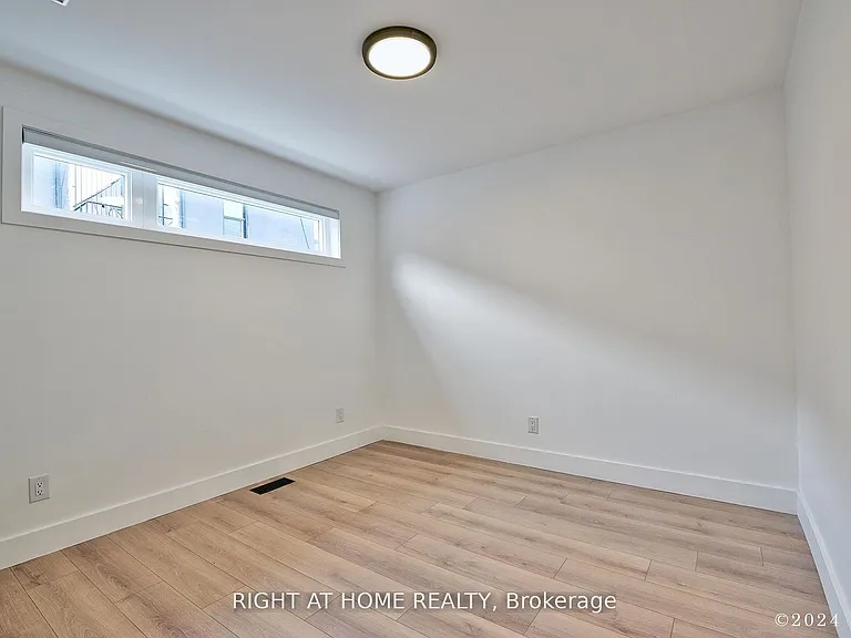 50 A Lanark Ave #COACHHS — Photo 8