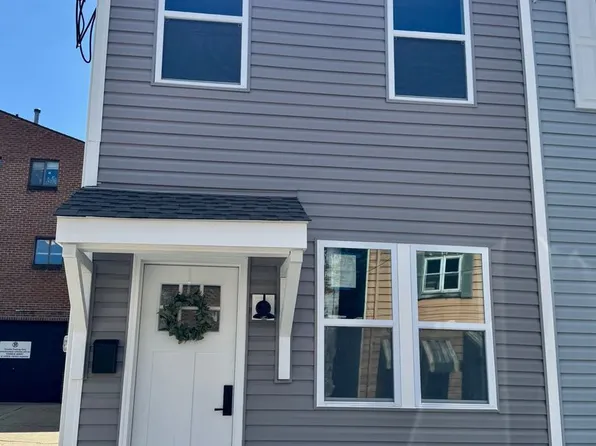 1110 Freyburg St, Pittsburgh, PA 15203