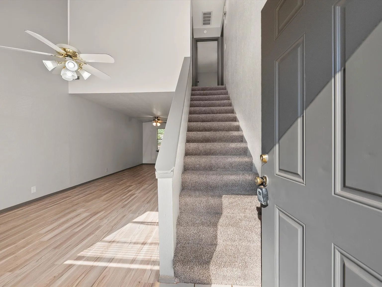 2 bed, 1.5 bath, $1,200 — Photo 3