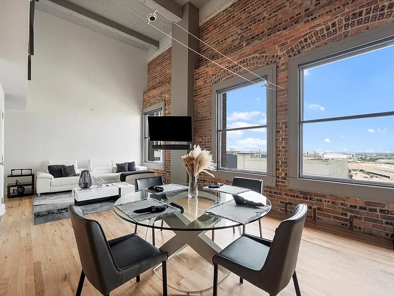 915 Franklin St #9G — Photo 8
