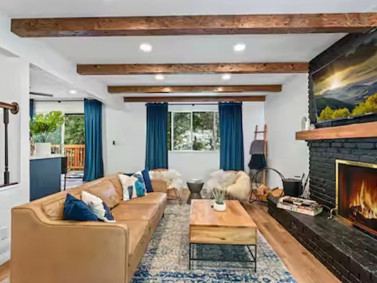 219 Maple Dr #A — Photo 2