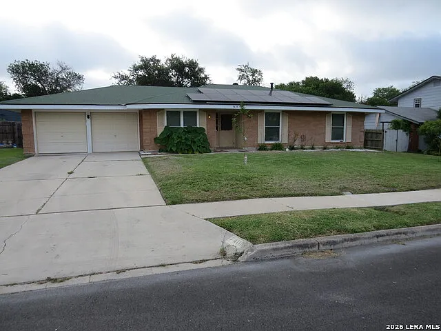 7410 Castle Crown — Photo 1