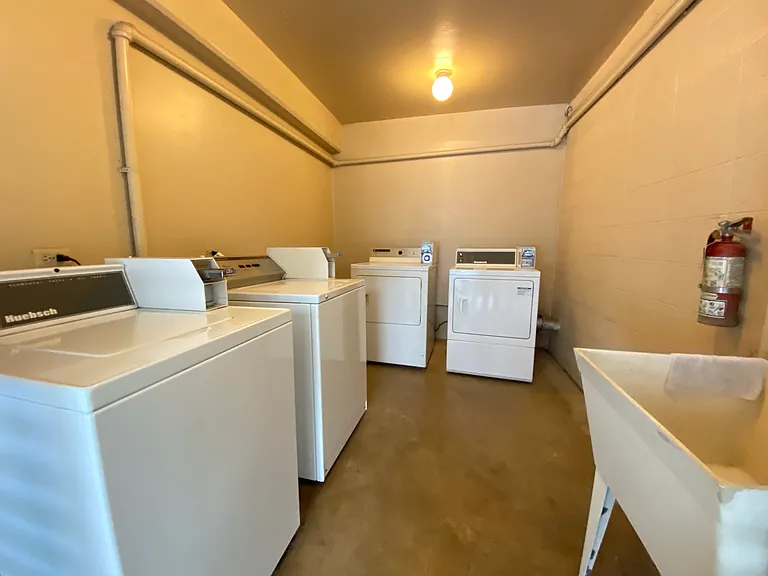 1511 Punahou St #403 — Photo 12