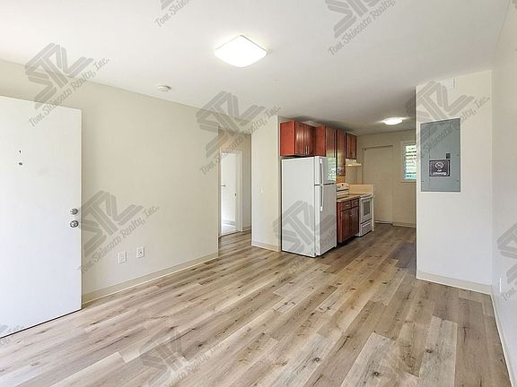 5th image of 1824 Lime St APT A
