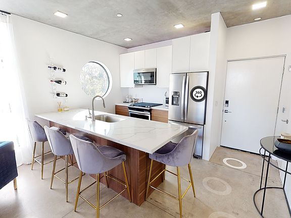 3rd image of 3715 10th Ave #302