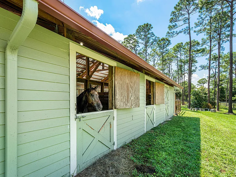 1835 Stallion Dr #STALLS — Photo 25