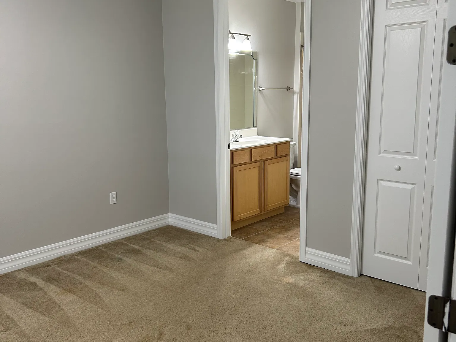 3 bed, 2276 sqft, $3,100 — Photo 2