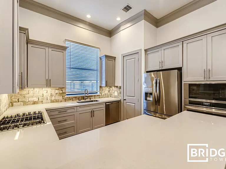 2208 Arabelle St — Photo 12