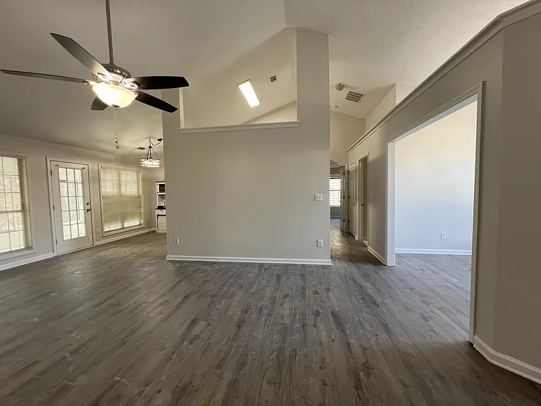 2730 Cambridge Park Dr — Photo 12