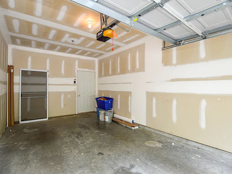 9823 Hyde Glen Ct — Photo 30