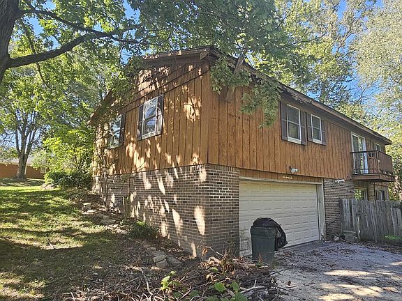 2nd image of 622 Forest Park Dr