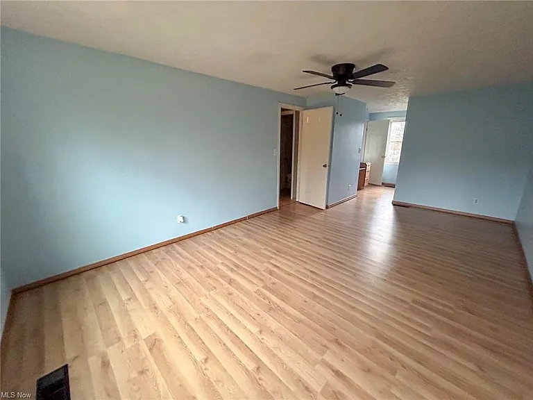 535 Willow Dr SE #1 — Photo 8