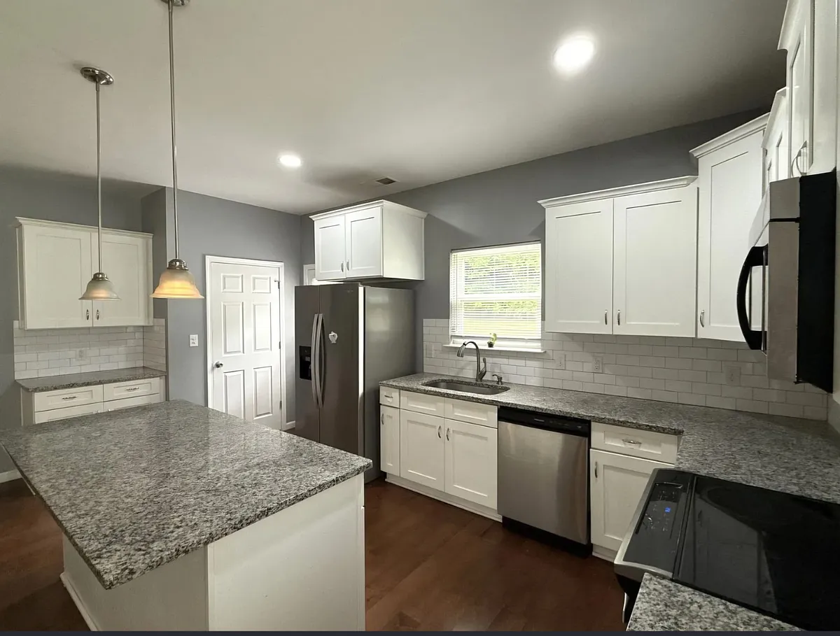 Building Photo - 635 Northway Dr