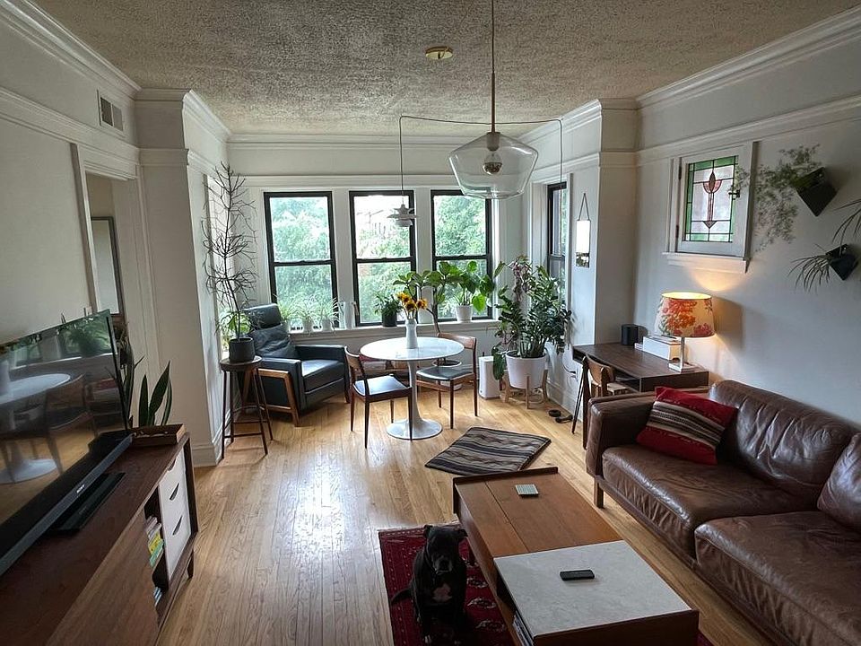 1st image of 2946 N Gresham Ave
