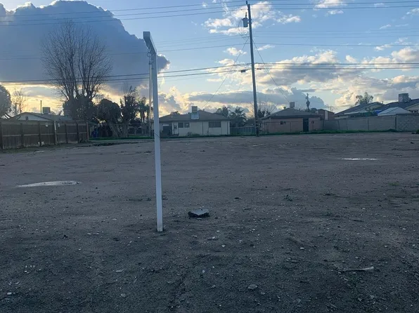 326 Dr Martin Luther King Jr Blvd, Bakersfield, CA 93307