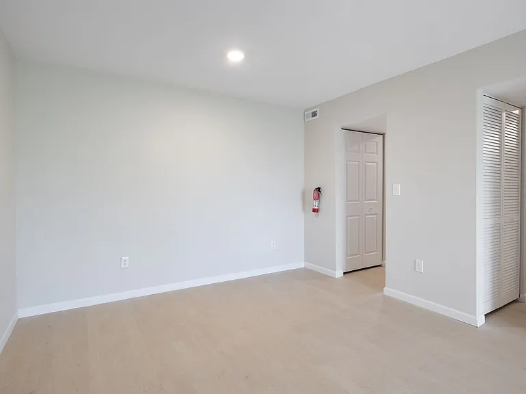 Oak Forest Apartments — Photo 6