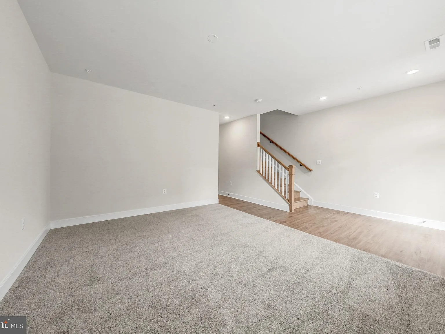3 bed, 3.5 bath, 2740 sqft, $4,300 — Photo 4