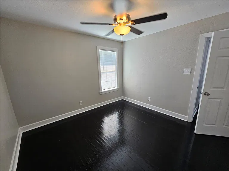 3332 Blodgett St — Photo 13