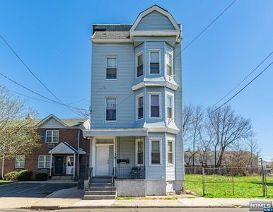488 S 11th St, Newark, NJ, 07103