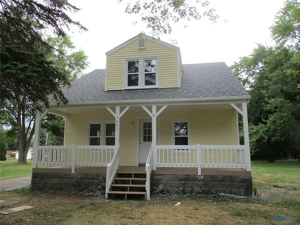 1863 Connecticut Blvd photo 1