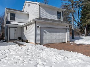 813 Summit Ave, Wauconda, IL 60084